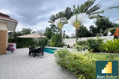 Casa de 3 dormitorios en Pattaya, Tailandia № 210976 - foto 3
