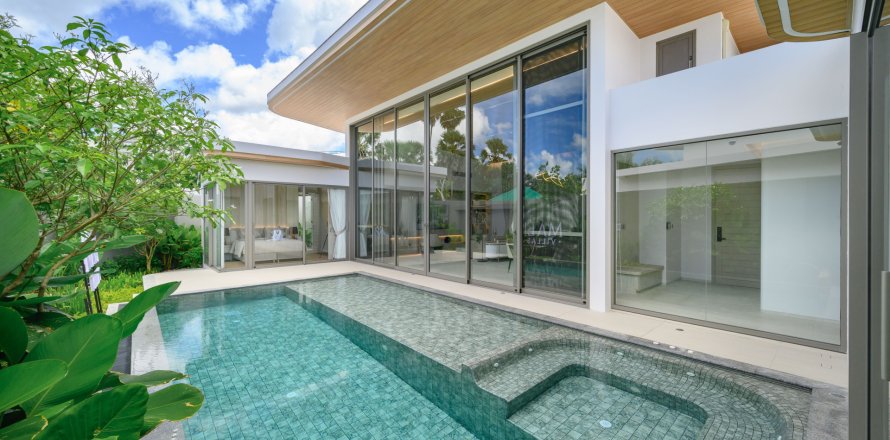 Villa in Phuket, Thailand 3 bedrooms № 160493