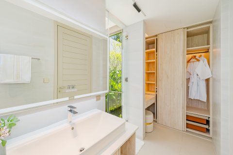 Villa in Phuket, Thailand 3 bedrooms № 160493 - photo 16