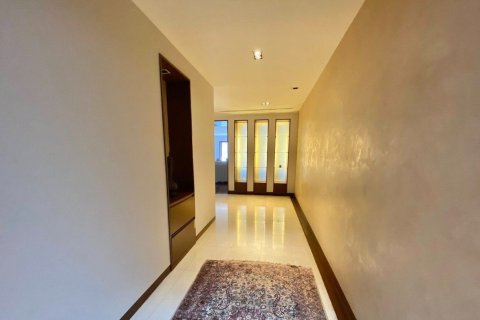 Condo in Watthana, Bangkok, Thailand, 3 bedrooms  № 160489 - photo 5