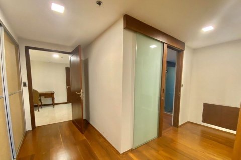 Condo in Watthana, Bangkok, Thailand, 3 bedrooms  № 160489 - photo 9