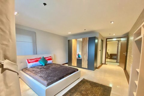 Condo in Watthana, Bangkok, Thailand, 3 bedrooms  № 160489 - photo 7