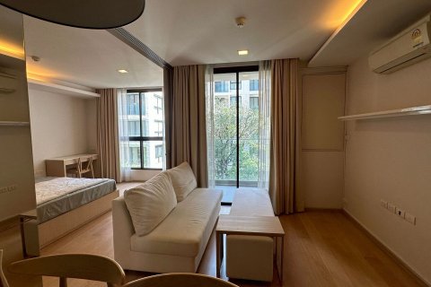 Студия в кондо в Ваттхане, Бангкок, Таиланд № 160487 - фото 3