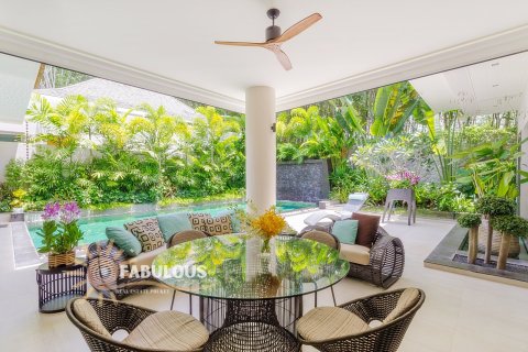 Villa in Bang Tao, Thailand 3 bedrooms № 179409 - photo 13