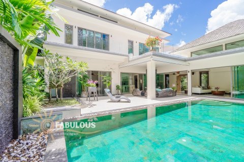 Villa in Bang Tao, Thailand 3 bedrooms № 179409