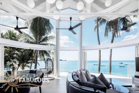 Villa in Patong, Thailand 3 bedrooms № 179412 - photo 2