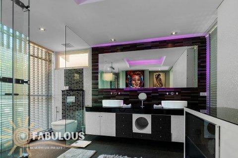 Villa in Patong, Thailand 3 bedrooms № 179412 - photo 11