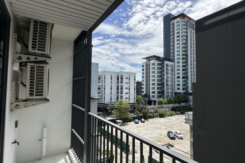 Studio dans le Condo à Phra Khanong, Bangkok, Thaïlande  № 145914 - photo 5