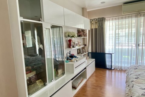 House in Khan Na Yao, Bangkok, Thailand 4 bedrooms № 142253 - photo 7