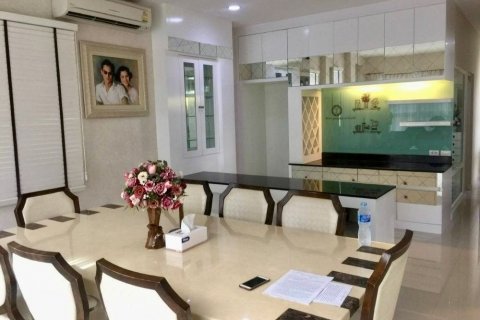 House in Khan Na Yao, Bangkok, Thailand 4 bedrooms № 142253 - photo 5