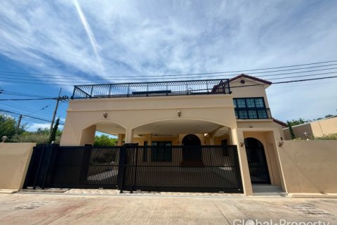 Maison à Pattaya, Thaïlande 5 chambres № 233888