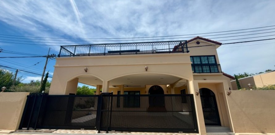 Maison à Pattaya, Thaïlande 5 chambres № 233888