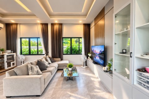 House in Pattaya, Thailand 3 bedrooms № 233893 - photo 11