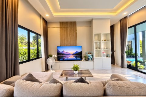 House in Pattaya, Thailand 3 bedrooms № 233893 - photo 12