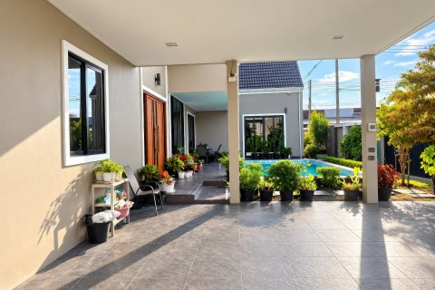 House in Pattaya, Thailand 3 bedrooms № 233893 - photo 8