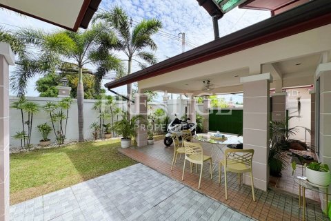 Casa de 3 dormitorios en Pattaya, Tailandia № 210212 - foto 24