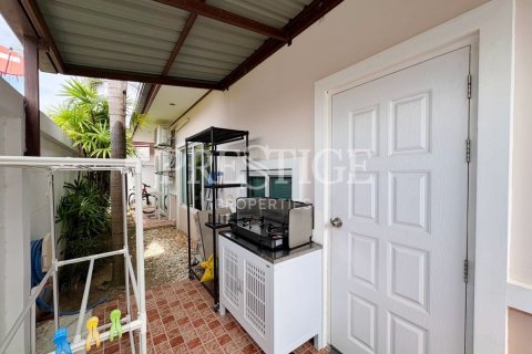 Casa de 3 dormitorios en Pattaya, Tailandia № 210212 - foto 14