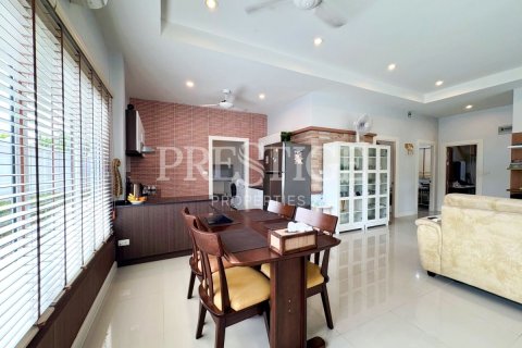 Casa de 3 dormitorios en Pattaya, Tailandia № 210212 - foto 7