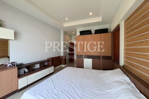 Casa de 3 dormitorios en Pattaya, Tailandia № 210212 - foto 16