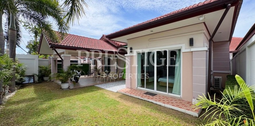 Casa de 3 dormitorios en Pattaya, Tailandia № 210212