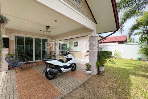 Casa de 3 dormitorios en Pattaya, Tailandia № 210212 - foto 25