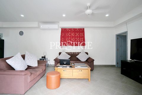 Casa de 2 dormitorios en Pattaya, Tailandia № 210214 - foto 3