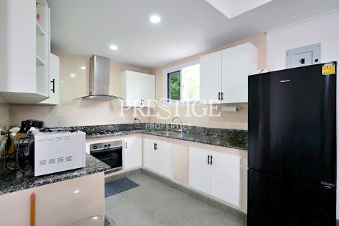 Casa de 2 dormitorios en Pattaya, Tailandia № 210214 - foto 10