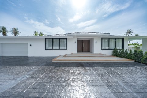 Villa in Pattaya, Thailand 5 bedrooms № 233170 - photo 10