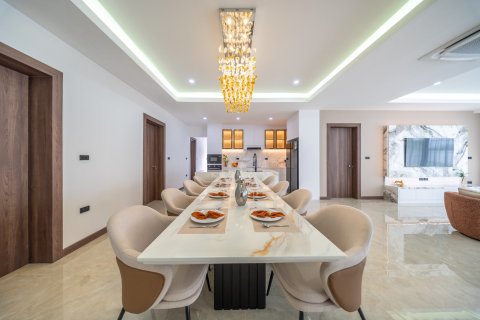 Villa in Pattaya, Thailand 5 bedrooms № 233170 - photo 17