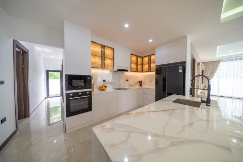 Villa in Pattaya, Thailand 5 bedrooms № 233170 - photo 18