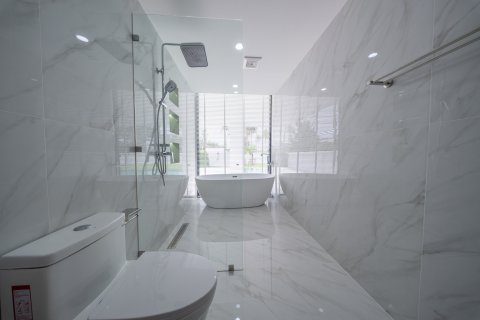 Villa in Pattaya, Thailand 5 bedrooms № 233170 - photo 27