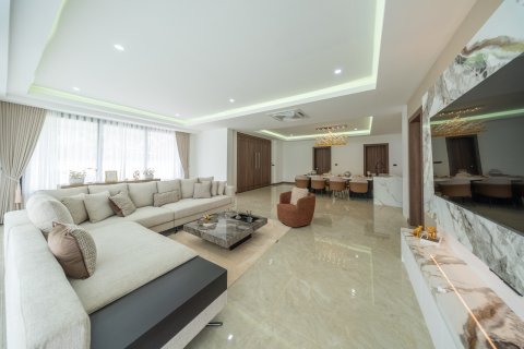 Villa in Pattaya, Thailand 5 bedrooms № 233170 - photo 12