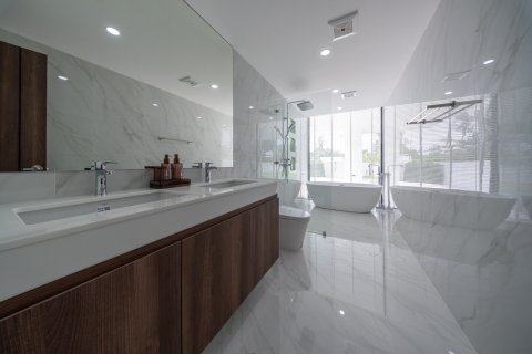 Villa in Pattaya, Thailand 5 bedrooms № 233170 - photo 26