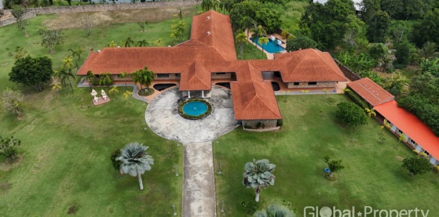 Maison à Pattaya, Thaïlande 5 chambres № 202078