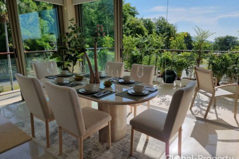 Condo in Pattaya, Thailand, 2 bedrooms № 202075 - photo 12