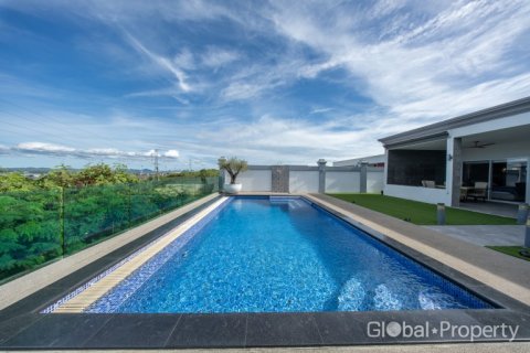 House in Pattaya, Thailand 4 bedrooms № 202076 - photo 19