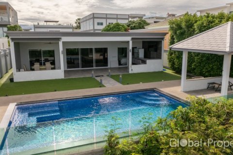 House in Pattaya, Thailand 4 bedrooms № 202076 - photo 8