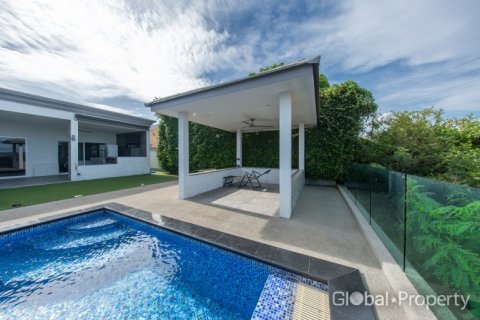 House in Pattaya, Thailand 4 bedrooms № 202076 - photo 23