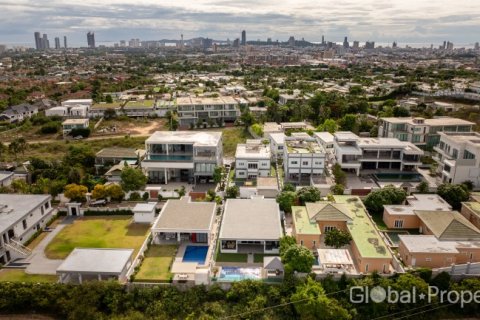 House in Pattaya, Thailand 4 bedrooms № 202076 - photo 5
