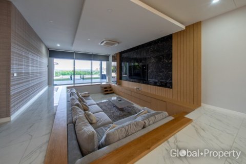 House in Pattaya, Thailand 4 bedrooms № 202076 - photo 10