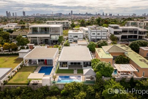 House in Pattaya, Thailand 4 bedrooms № 202076 - photo 3