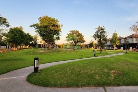 Дом в Ратхум Тхани, Таиланд с 3 спальнями  № 158082 - фото 8