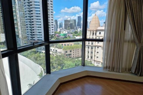 Condo in Khlong Toei, Bangkok, Thailand, 3 bedrooms  № 158425 - photo 2