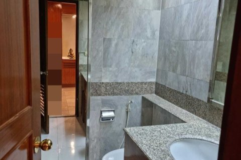 Condo in Khlong Toei, Bangkok, Thailand, 3 bedrooms  № 158425 - photo 11