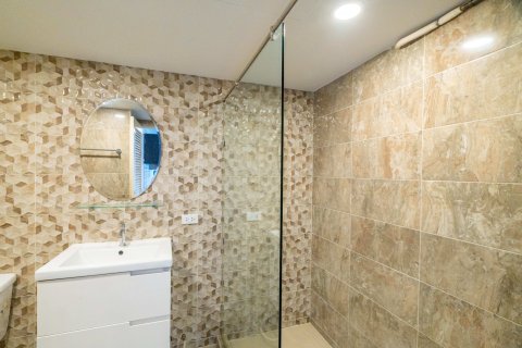 Studio dans le Condo à Watthana, Bangkok, Thaïlande  № 170705 - photo 8