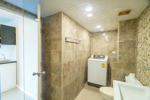 Studio dans le Condo à Watthana, Bangkok, Thaïlande  № 170705 - photo 9