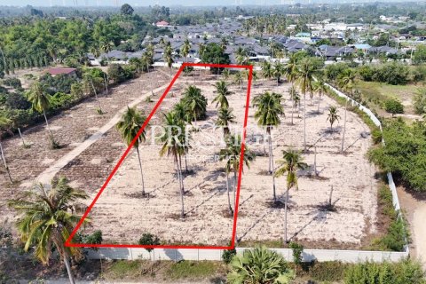 Land in Pattaya, Thailand 3200 sq.m. № 197733