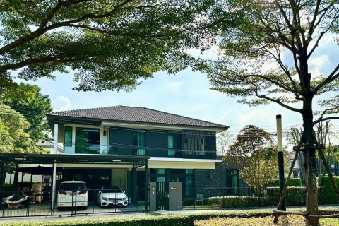 House in Bang Kaeo, Thailand 5 bedrooms № 160471