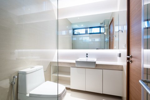 Condo in Watthana, Bangkok, Thailand, 3 bedrooms  № 160470 - photo 16