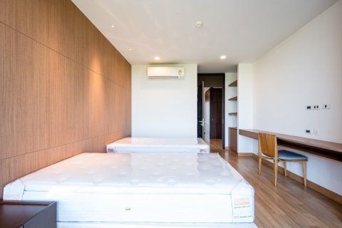 Condo in Watthana, Bangkok, Thailand, 3 bedrooms  № 160470 - photo 9
